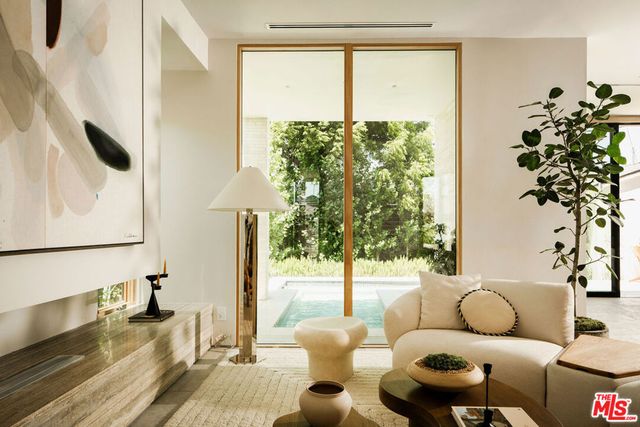 6111 Hargis Street, Los Angeles, CA 90034