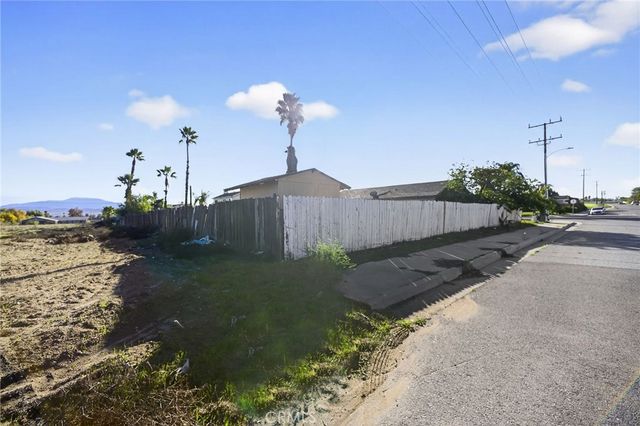 498 Serrana, Perris, CA 92570