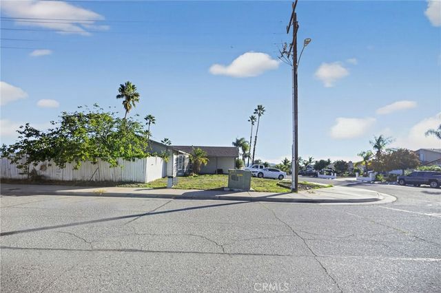498 Serrana, Perris, CA 92570