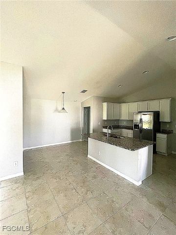 2614 NE 6th PL, Cape Coral, FL 33909