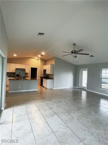 2614 NE 6th PL, Cape Coral, FL 33909