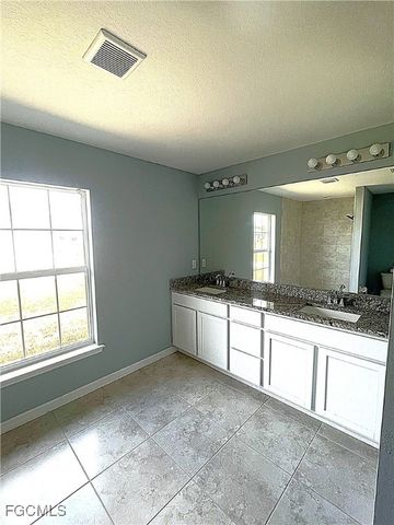 2614 NE 6th PL, Cape Coral, FL 33909