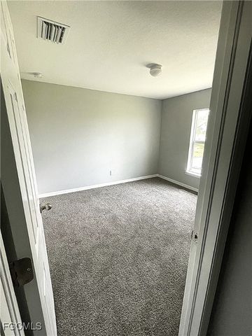 2614 NE 6th PL, Cape Coral, FL 33909