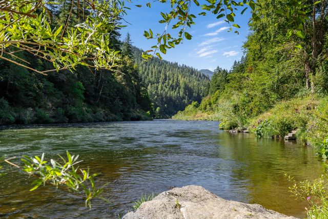 7800 Rogue River, Agness, OR 97406
