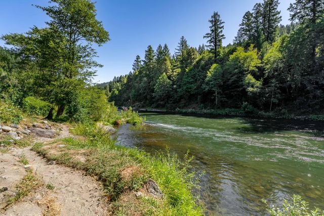 7800 Rogue River, Agness, OR 97406