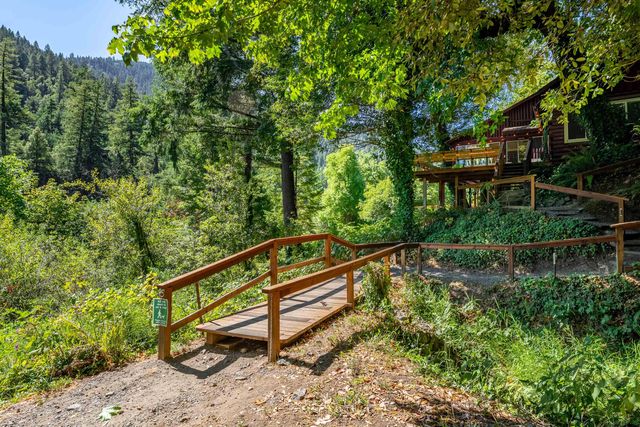 7800 Rogue River, Agness, OR 97406