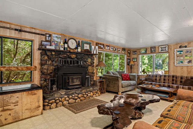 7800 Rogue River, Agness, OR 97406