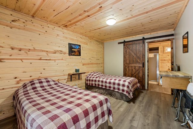 7800 Rogue River, Agness, OR 97406