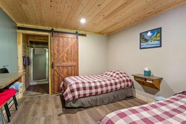 7800 Rogue River, Agness, OR 97406