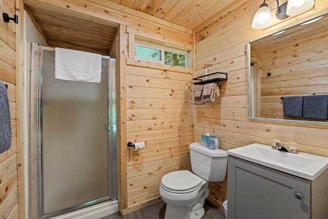 7800 Rogue River, Agness, OR 97406