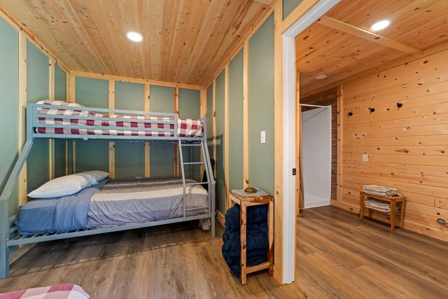 7800 Rogue River, Agness, OR 97406