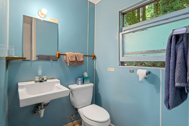 7800 Rogue River, Agness, OR 97406