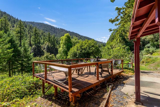 7800 Rogue River, Agness, OR 97406