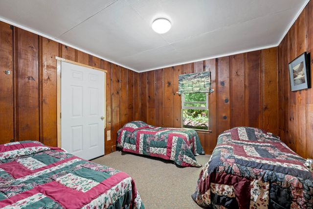 7800 Rogue River, Agness, OR 97406