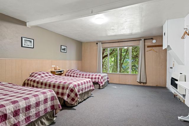 7800 Rogue River, Agness, OR 97406