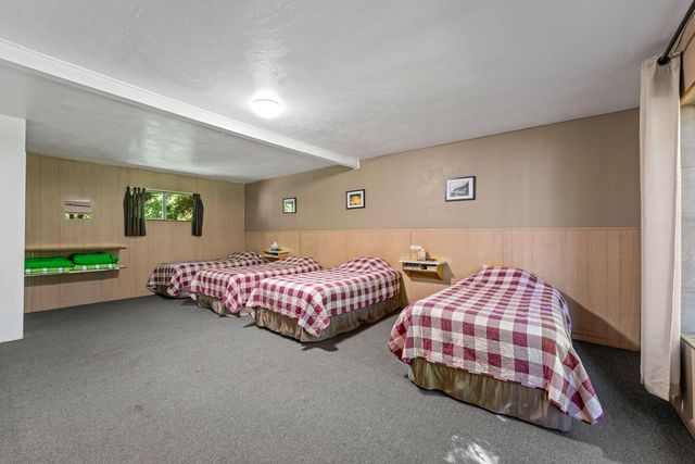 7800 Rogue River, Agness, OR 97406