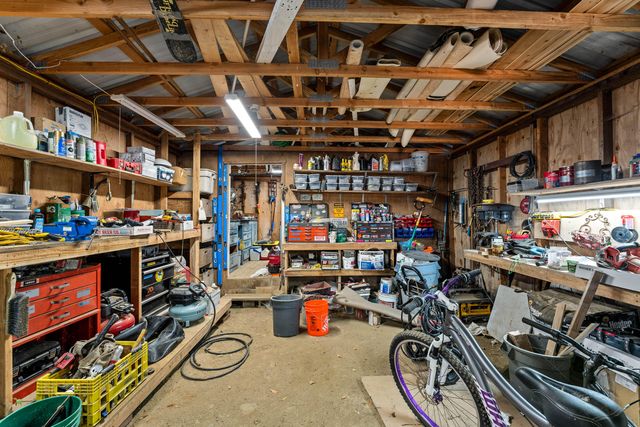 7800 Rogue River, Agness, OR 97406