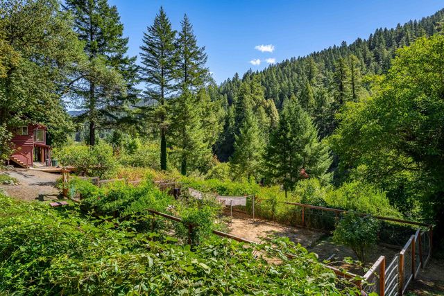 7800 Rogue River, Agness, OR 97406