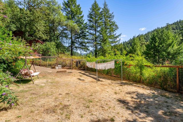 7800 Rogue River, Agness, OR 97406