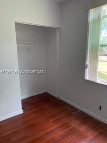 870 NE 212th Ter 3, Miami, FL 33179