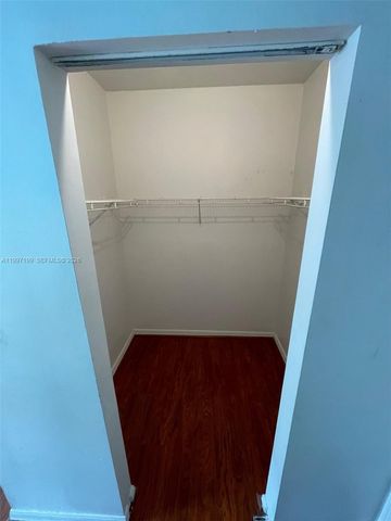 870 NE 212th Ter 3, Miami, FL 33179