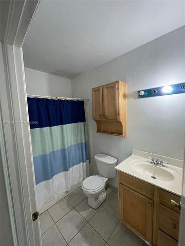 870 NE 212th Ter 3, Miami, FL 33179