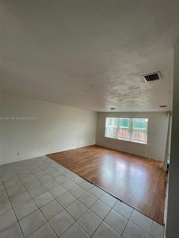 870 NE 212th Ter 3, Miami, FL 33179