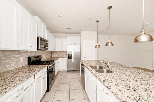 7513 OAK SPRING LANE, Davenport, FL 33837