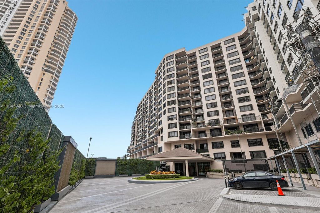 540 Brickell Key Dr 730, Miami, FL 33131