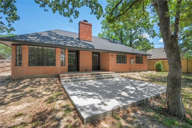 5505 Somerford Lane, Bryan, TX 77802