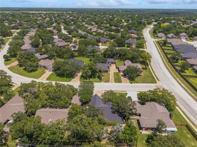 5505 Somerford Lane, Bryan, TX 77802