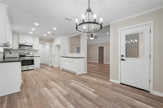 5505 Somerford Lane, Bryan, TX 77802