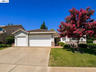 9736 Dynasty Way, Elk Grove, CA 95624