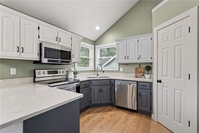 1801 Gunner Avenue, Greenwood, MO 64034
