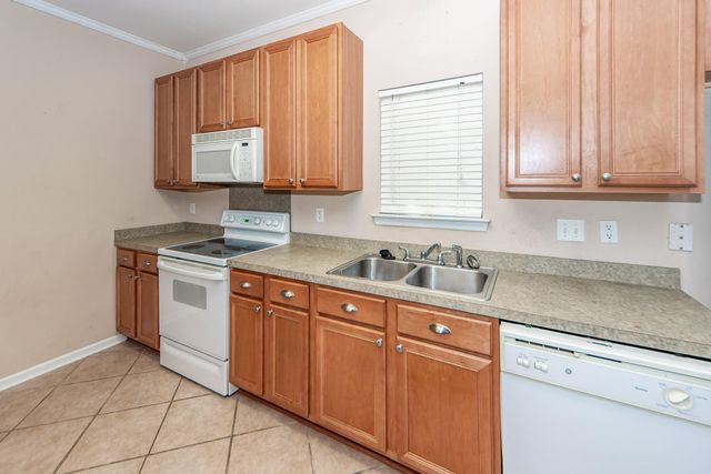 8340 Berringer, North Charleston, SC 29418