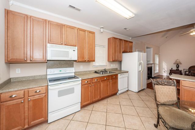 8340 Berringer, North Charleston, SC 29418