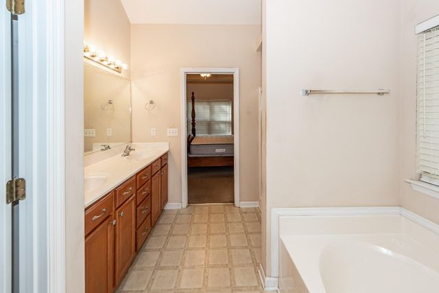 8340 Berringer, North Charleston, SC 29418
