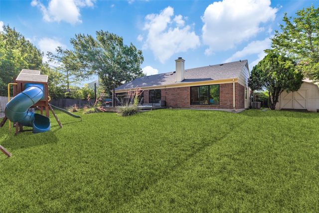 7609 Greenleaf Court, North Richland Hills, TX 76182