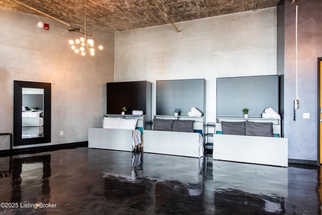 815 W Market St UNIT 804, Louisville, KY 40202