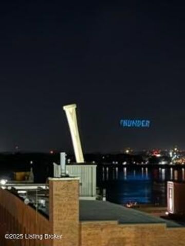 815 W Market St UNIT 804, Louisville, KY 40202