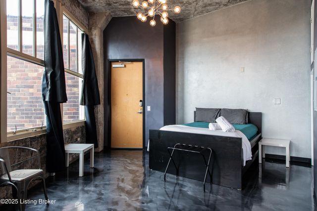 815 W Market St UNIT 804, Louisville, KY 40202