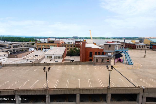 815 W Market St UNIT 804, Louisville, KY 40202