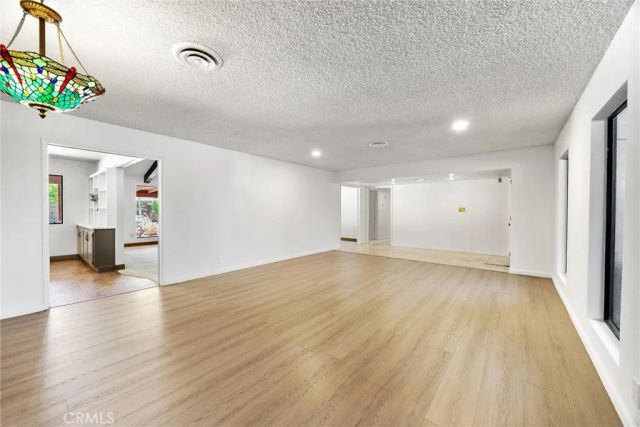 7611 De Colores Court, Bakersfield, CA 93309