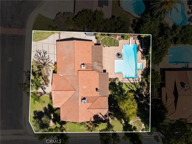7611 De Colores Court, Bakersfield, CA 93309