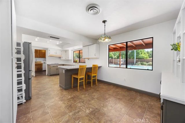 7611 De Colores Court, Bakersfield, CA 93309