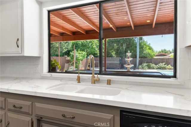 7611 De Colores Court, Bakersfield, CA 93309