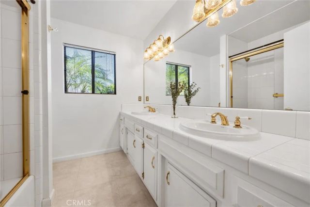 7611 De Colores Court, Bakersfield, CA 93309