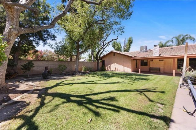 7611 De Colores Court, Bakersfield, CA 93309