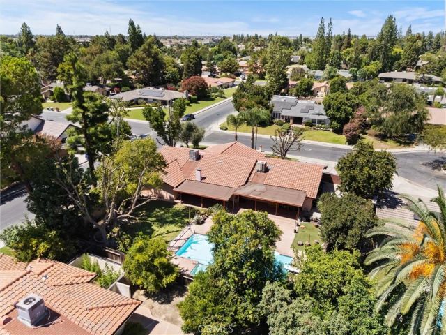 7611 De Colores Court, Bakersfield, CA 93309
