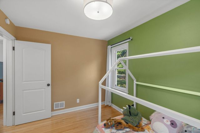 1310 Welcome Avenue N, Golden Valley, MN 55422